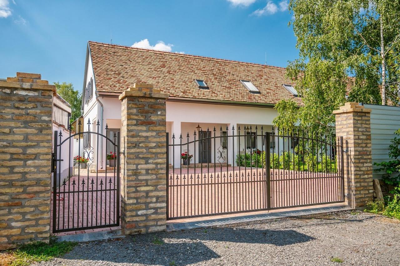 Palkonyha Panzio Speiz Gasztromuhely Bed & Breakfast Palkonya Eksteriør bilde